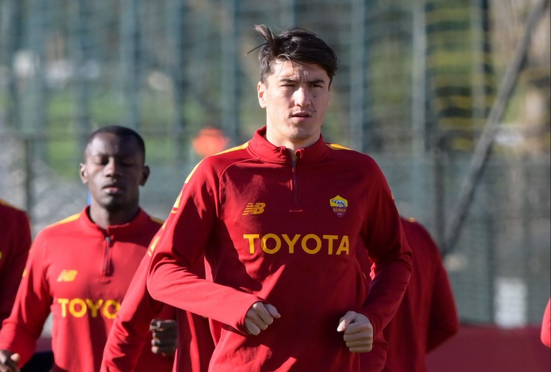 Roma, allenamento in vista del Genova. Mourinho parla con Solbakken – FOTO GALLERY - immagine 42