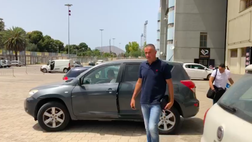 VIDEO Palermo, il giorno del raduno: Giacomo Filippi raggiunge gli spogliatoi