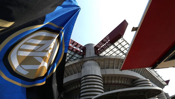 MILAN, ITALY - AUGUST 21: The FC Internazionale fans before the Serie A match between FC Internazionale v Genoa CFC at Stadio Giuseppe Meazza on August 21, 2021 in Milan, Italy. (Photo by Marco Luzzani/Getty Images) 