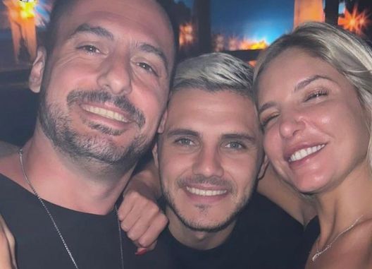 Wanda amoreggia con L-Gante, anche Mauro Icardi se la spassa: “Serata esclusiva con…” Wanda amoreggia con L-Gante, anche Mauro Icardi se la spassa: “Serata esclusiva con…” - immagine 1