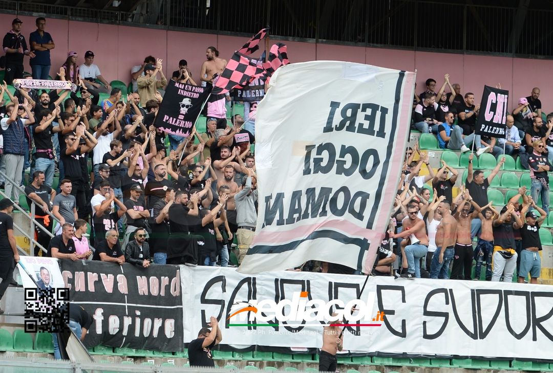 FOTOTIFO Palermo-Pisa 3-3, i tifosi allo Stadio “Renzo Barbera” (Gallery) - immagine 62