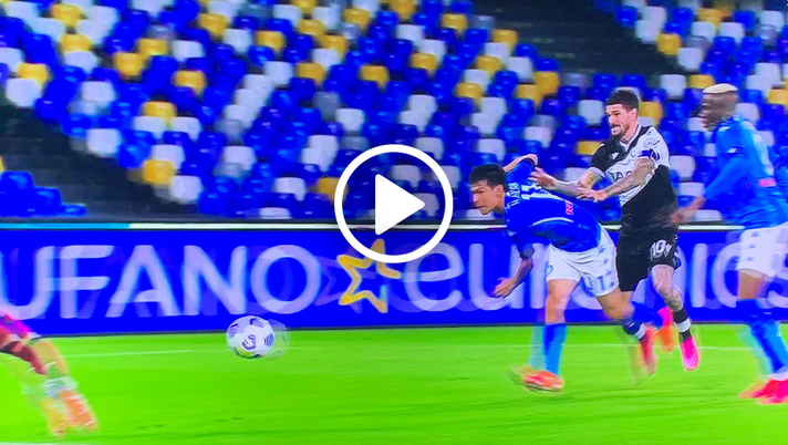 Napoli-Udinese, furbizia di Lozano: 3-1 | VIDEO 