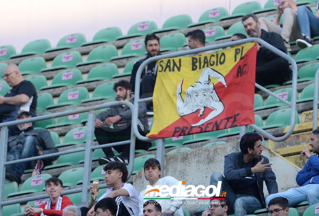 Fotogallery, i tifosi allo stadio per Palermo-Triestina 1-1 - immagine 84