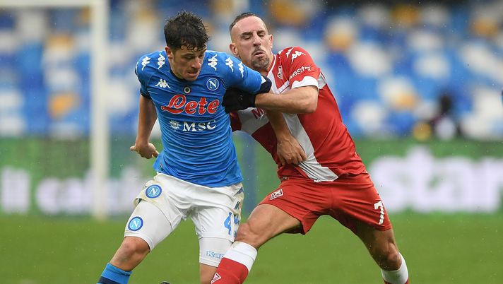 NAPLES, ITALY - JANUARY 17: Franck Ribery of ACF Fiorentina is challenged by Diego Demme of S.S.C. Napoli during the Serie A match between SSC Napoli and ACF Fiorentina at Stadio Diego Armando Maradona on January 17, 2021 in Naples, Italy. Sporting stadiums around Italy remain under strict restrictions due to the Coronavirus Pandemic as Government social distancing laws prohibit fans inside venues resulting in games being played behind closed doors. (Photo by Francesco Pecoraro/Getty Images) NAPLES, ITALY - JANUARY 17: Franck Ribery of ACF Fiorentina is challenged by Diego Demme of S.S.C. Napoli during the Serie A match between SSC Napoli and ACF Fiorentina at Stadio Diego Armando Maradona on January 17, 2021 in Naples, Italy. Sporting stadiums around Italy remain under strict restrictions due to the Coronavirus Pandemic as Government social distancing laws prohibit fans inside venues resulting in games being played behind closed doors. (Photo by Francesco Pecoraro/Getty Images)