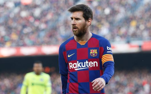 Messi riflette.... Messi riflette....