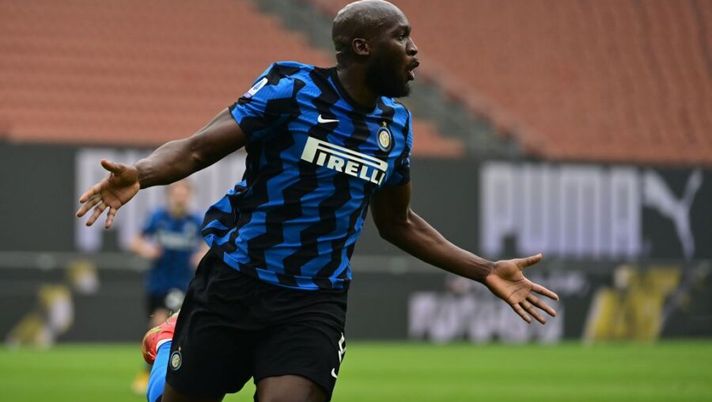 Inter Milan's Belgian forward Romelu Lukaku celebrates after scoring the third goal during the Italian Serie A football match AC Milan vs Inter Milan on February 21, 2021 at the San Siro stadium in Milan. (Photo by MIGUEL MEDINA / AFP) (Photo by MIGUEL MEDINA/AFP via Getty Images) Sky: “È previsto il secondo round tra Inter e Chelsea per Lukaku: ecco le sensazioni” - immagine 1