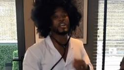Le “cure” del dottor Evra per il buon umore sono virali (VIDEO)