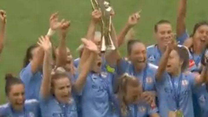 Sydney gioisce per il titolo vinto "quasi" a porte chiuse 