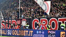 Crotone, mazzata del giudice sportivo: squalificati tre calciatori e Vrenna