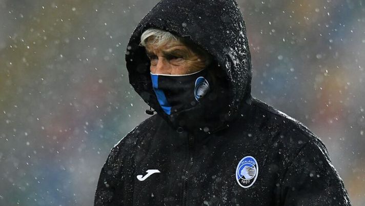 UDINE, ITALY - DECEMBER 06: Gian Piero Gasperini head coach Italy of Atalanta BC before the Serie A match between Udinese Calcio and Atalanta BC at Dacia Arena on December 06, 2020 in Udine, Italy. (Photo by Alessandro Sabattini/Getty Images) Gazzetta: “Atalanta, giallo Covid: un giocatore è falso positivo, in dubbio per la Lazio” - immagine 1