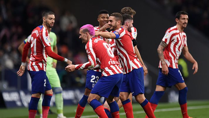 MADRID, SPAIN - FEBRUARY 04: Angel Correa of Atletico Madrid celebrates with teammates after scoring the team's first goal during the LaLiga Santander match between Atletico de Madrid and Getafe CF at Civitas Metropolitano Stadium on February 04, 2023 in Madrid, Spain. (Photo by Denis Doyle/Getty Images) Derby madrileno, Atletico: Correa esce deluso ed esulta dalla panchina, grazie Var… - immagine 1
