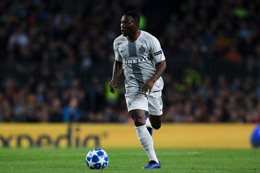 BARCELONA, SPAIN - OCTOBER 24: Kwadwo Asamoah of FC Internazionale runs with the ball during the Group B match of the UEFA Champions League between FC Barcelona and FC Internazionale at Camp Nou on October 24, 2018 in Barcelona, Spain. (Photo by David Ramos/Getty Images) BARCELONA, SPAIN - OCTOBER 24: Kwadwo Asamoah of FC Internazionale runs with the ball during the Group B match of the UEFA Champions League between FC Barcelona and FC Internazionale at Camp Nou on October 24, 2018 in Barcelona, Spain. (Photo by David Ramos/Getty Images)
