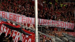 Bayern, striscioni contro Hopp. Rummenigge: “Puniremo i colpevoli”