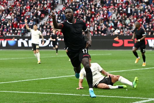 (Photo by Alexander Scheuber/Getty Images) Scorie da derby: l’eroe del Colonia out, indignazione per i cori dei tifosi contro Wirtz- immagine 2
