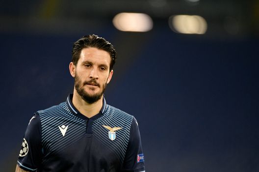 ROME, ITALY - NOVEMBER 24: Luis Alberto of SS Lazio reacts during the UEFA Champions League Group F stage match between SS Lazio and Zenit St. Petersburg at Stadio Olimpico on November 24, 2020 in Rome, Italy. (Photo by Marco Rosi - SS Lazio/Getty Images) ROME, ITALY - NOVEMBER 24: Luis Alberto of SS Lazio reacts during the UEFA Champions League Group F stage match between SS Lazio and Zenit St. Petersburg at Stadio Olimpico on November 24, 2020 in Rome, Italy. (Photo by Marco Rosi - SS Lazio/Getty Images)