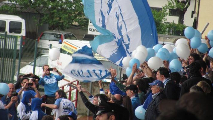 Tifosi Sangiovannese pronti per il derby di Montevarchi Tifosi Sangiovannese pronti per il derby di Montevarchi