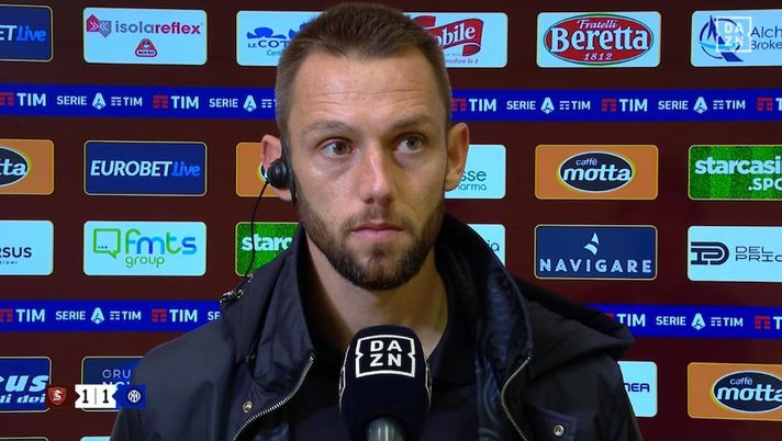 De Vrij: “Non sono contento di giocare meno. Rinnovo? In settimana ci incontreremo” - immagine 1