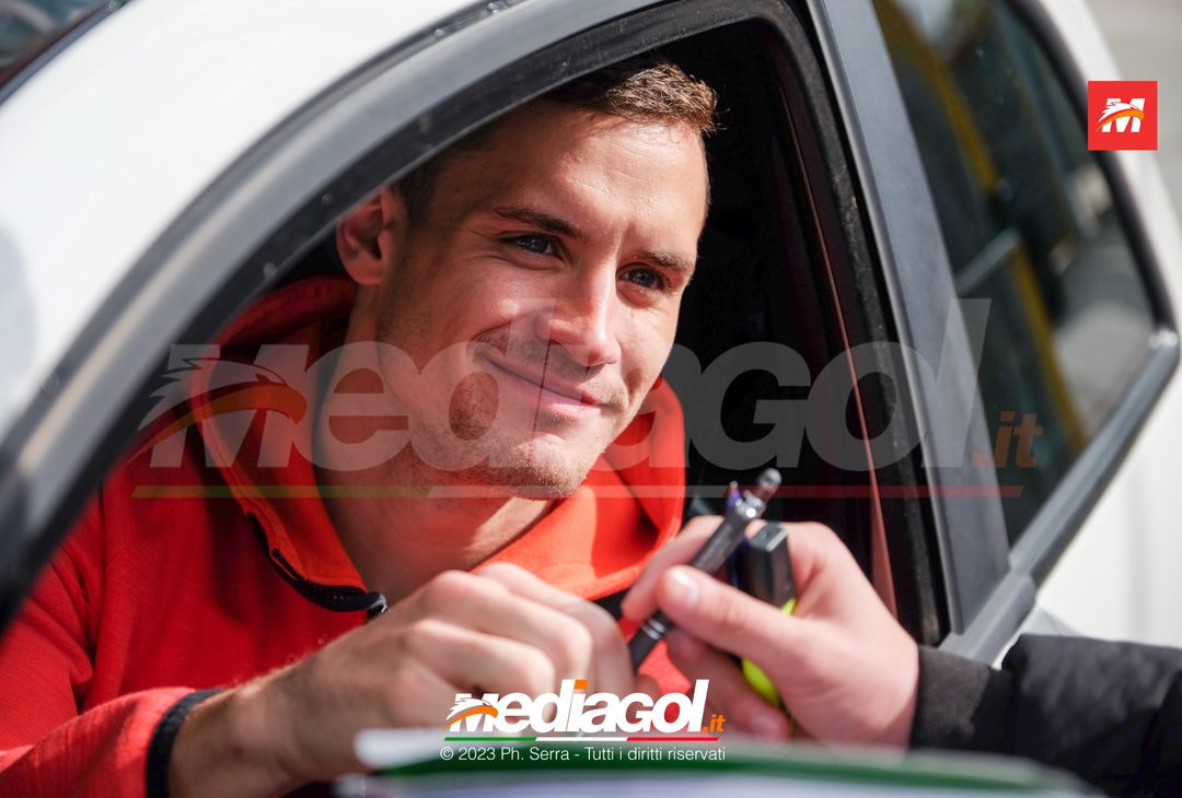 FOTO PALERMO, Orihuela e Saric: autografi e selfie con i tifosi rosanero  (Gallery)- immagine 1