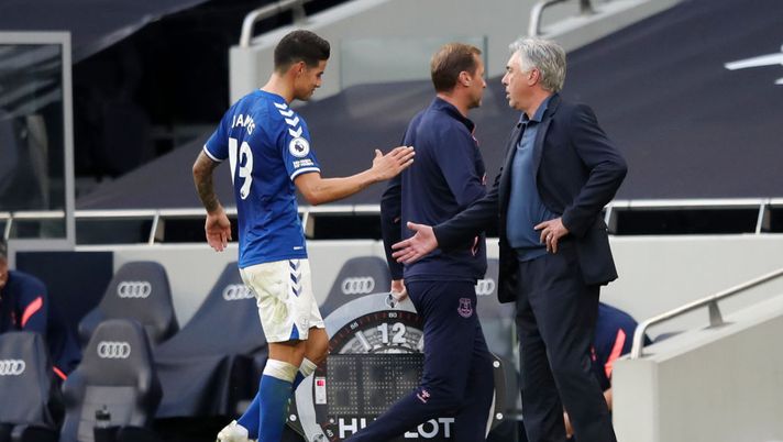 LONDON, ENGLAND - SEPTEMBER 13: Carlo Ancelotti, Manager of Everton speaks to James Rodriguez of Everton after he is subbed during the Premier League match between Tottenham Hotspur and Everton at Tottenham Hotspur Stadium on September 13, 2020 in London, England. (Photo by Alex Pantling/Getty Images) LONDON, ENGLAND - SEPTEMBER 13: Carlo Ancelotti, Manager of Everton speaks to James Rodriguez of Everton after he is subbed during the Premier League match between Tottenham Hotspur and Everton at Tottenham Hotspur Stadium on September 13, 2020 in London, England. (Photo by Alex Pantling/Getty Images)