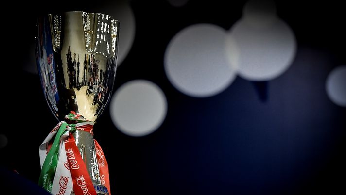 Il trofeo della Supercoppa Italiana