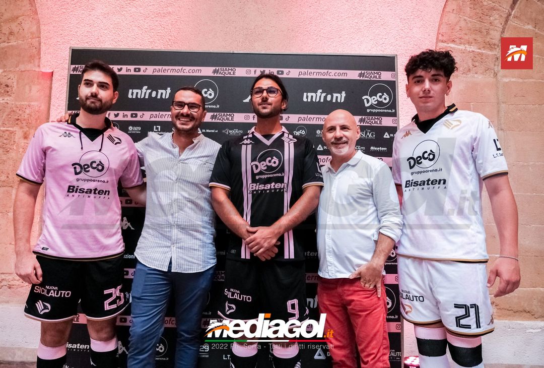 FOTO PALERMO, presentazione nuove maglie gara Palermo 2022/2023 (Gallery) - immagine 9