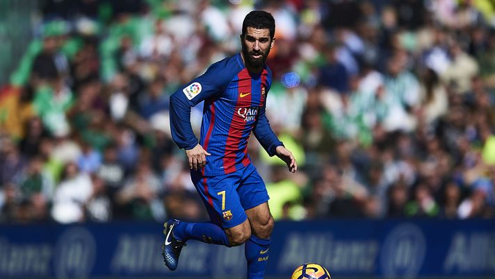 SEVILLE, SPAIN - JANUARY 29:  Arda Turan of FC Barcelona in action during La Liga match between Real Betis Balompie and FC Barcelona at Benito Villamarin Stadium on January 29, 2017 in Seville, Spain.  (Photo by Aitor Alcalde/Getty Images) 