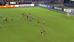VIDEO Roma-Betis: Zaniolo, nervi tesi. Tira un calcione e viene espulso nel finale