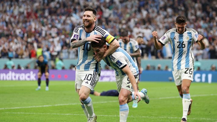 Argentina-Croazia 2-0 al 45′, Messi su rigore e Alvarez fin qui. Bene Orsato - immagine 1