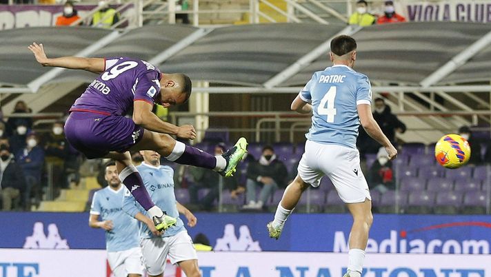FLORENCE, ITALY - FEBRUARY 05: Arthur Mendonça Cabral of ACF Fiorentina in action during the Serie A match between ACF Fiorentina and SS Lazio at Stadio Artemio Franchi on February 5, 2022 in Florence, Italy. (Photo by Gabriele Maltinti/Getty Images) Sonetti: “Il problema non è Cabral, ieri ho visto altre lacune. Bene Sottil” - immagine 1