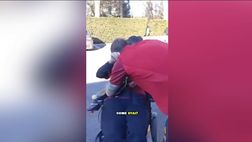 VIDEO – De Rossi cuore d’oro: apre le porte di Trigoria ad una tifosa in carrozzina