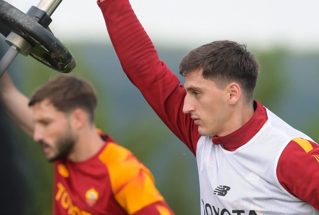 Roma, c’è Wijnaldum in gruppo. E torna anche Rui Patricio – FOTO GALLERY - immagine 73