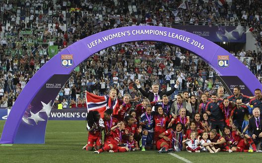 REGGIO NELL'EMILIA, ITALY - MAY 26: The players of Olympique Lyonnais celebrate a victory at the end of the UEFA Women's Champions League Final VfL Wolfsburg and Olympique Lyonnais between at Mapei Stadium - Citta' del Tricolore on May 26, 2016 in Reggio nell'Emilia, Italy. (Photo by Marco Luzzani/Getty Images) REGGIO NELL'EMILIA, ITALY - MAY 26: The players of Olympique Lyonnais celebrate a victory at the end of the UEFA Women's Champions League Final VfL Wolfsburg and Olympique Lyonnais between at Mapei Stadium - Citta' del Tricolore on May 26, 2016 in Reggio nell'Emilia, Italy. (Photo by Marco Luzzani/Getty Images)