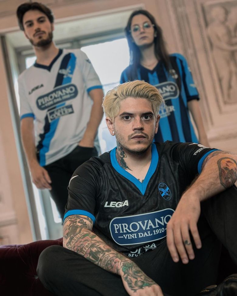 Tra calcio e storia, la terza maglia del Lecco dedicata a Manzoni- immagine 2