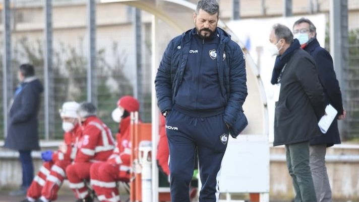 Covid nel calcio: primo positivo nella Cremonese, focolaio alla Cavese Covid nel calcio: primo positivo nella Cremonese, focolaio alla Cavese