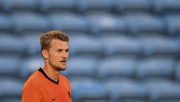 Netherlands' defender Matthijs de Ligt looks on during the international friendly football match between Netherlands and Scotland at the Algarve stadium in Faro, in preperation for the UEFA European Championships, on June 2, 2021. (Photo by PATRICIA DE MELO MOREIRA / AFP) (Photo by PATRICIA DE MELO MOREIRA/AFP via Getty Images) De Ligt pronto a partire. Bild: “Il Bayern assicura che questa è la vera cifra” - immagine 1