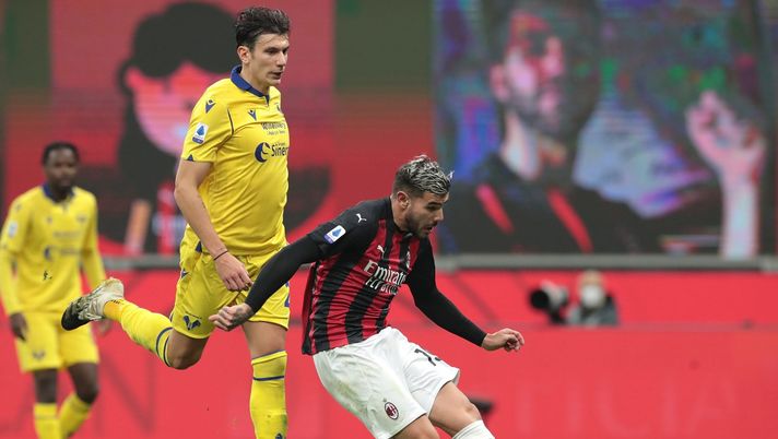 Theo Hernández (difensore AC Milan) durante Milan-Verona 2-2 (Serie A 2020-2021) | AC Milan News (Getty Images) 