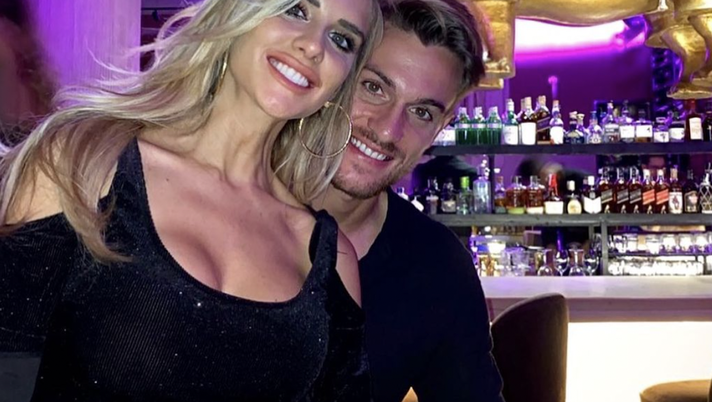 “Noche madrileña, come due fidanzatini”: il day off di Michela Persico e Rugani “Noche madrileña, come due fidanzatini”: il day off di Michela Persico e Rugani - immagine 1