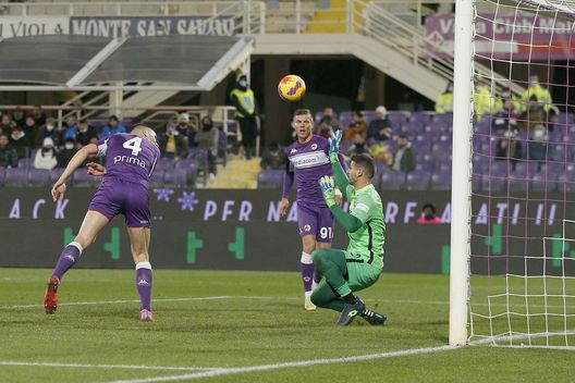 FLORENCE, ITALY - DECEMBER 14: Nikola Milenkovic of ACF Fiorentina scores the opening goal during the Coppa Itaia match between Fiorentina and Benevento at Artemio Franchi on December 14, 2021 in Florence, Italy. (Photo by Gabriele Maltinti/Getty Images) FLORENCE, ITALY - DECEMBER 14: Nikola Milenkovic of ACF Fiorentina scores the opening goal during the Coppa Itaia match between Fiorentina and Benevento at Artemio Franchi on December 14, 2021 in Florence, Italy. (Photo by Gabriele Maltinti/Getty Images)