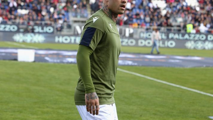 CAGLIARI, ITALY - JANUARY 11: Radja Nainggolan of Cagliari looks on during the Serie A match between Cagliari Calcio and AC Milan at Sardegna Arena on January 11, 2020 in Cagliari, Italy. (Photo by Enrico Locci/Getty Images) CAGLIARI, ITALY - JANUARY 11: Radja Nainggolan of Cagliari looks on during the Serie A match between Cagliari Calcio and AC Milan at Sardegna Arena on January 11, 2020 in Cagliari, Italy. (Photo by Enrico Locci/Getty Images)