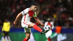 Non solo Juve, Falcao fa il capo ultrà: tifosi in delirio in aeroporto – VIDEO
