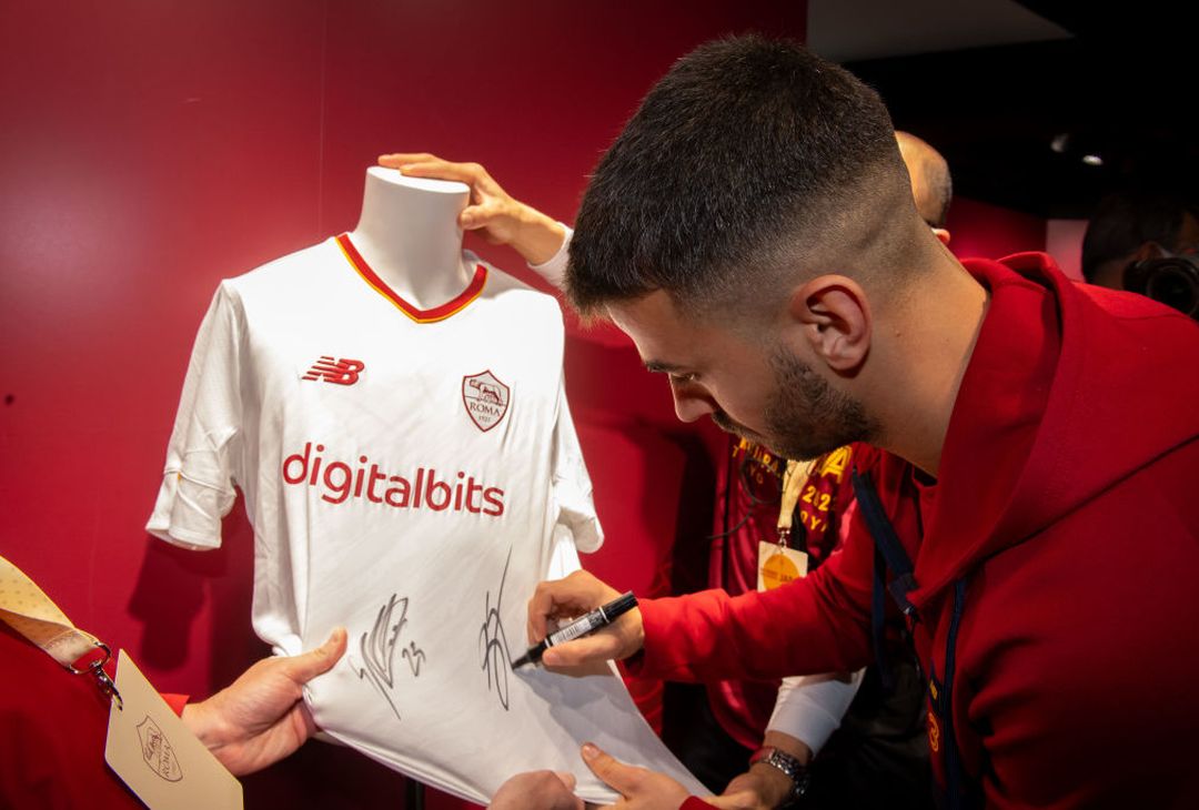 Roma: Spinazzola, Mancini e Pinto incontrano i tifosi in Giappone – FOTO GALLERY - immagine 7