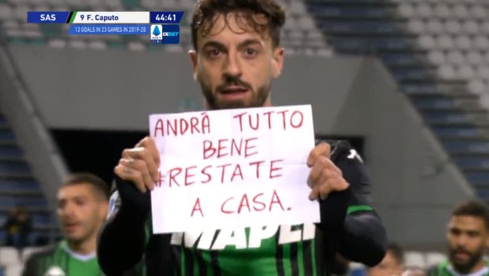 FOTO – Ciccio Caputo esulta con un messaggio per il Coronavirus: “Restate a casa” - immagine 1