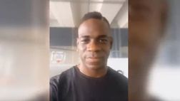 VIDEO / Balotelli, canestro più piccolo della palla, ma…