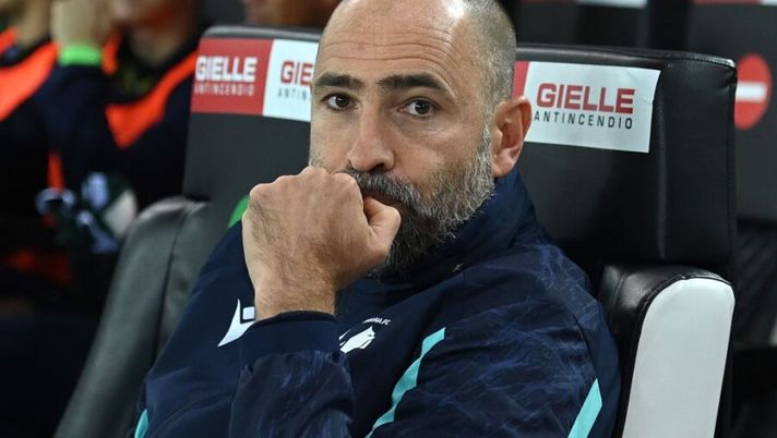 UDINE, ITALY - OCTOBER 27: Igor Tudor head coach of Hellas Verona looks on prior the Serie A match between Udinese Calcio and Hellas Verona FC at Dacia Arena on October 27, 2021 in Udine, Italy. (Photo by Alessandro Sabattini/Getty Images) Tudor: “Quando può rientrare Barak, ci hanno detto che non è un problema grave” - immagine 1
