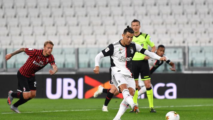 TURIN, ITALY - JUNE 12: Cristiano Ronaldo of Juventus takes a penalty kick and misses during the Coppa Italia Semi-Final Second Leg match between Juventus and AC Milan at Allianz Stadium on June 12, 2020 in Turin, Italy. (Photo by Valerio Pennicino/Getty Images) TURIN, ITALY - JUNE 12: Cristiano Ronaldo of Juventus takes a penalty kick and misses during the Coppa Italia Semi-Final Second Leg match between Juventus and AC Milan at Allianz Stadium on June 12, 2020 in Turin, Italy. (Photo by Valerio Pennicino/Getty Images)