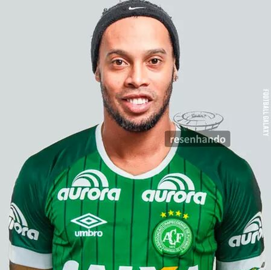 Brasile: Ronaldinho pronto a giocare in prestito gratuito al Chapecoense Brasile: Ronaldinho pronto a giocare in prestito gratuito al Chapecoense