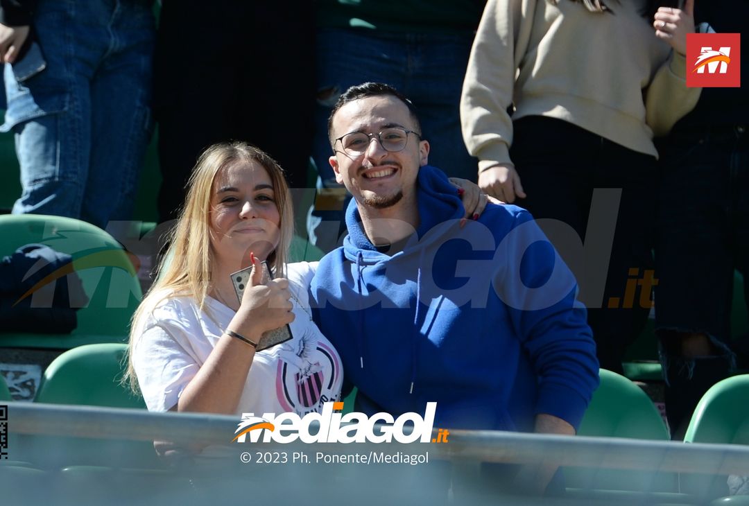 FOTOTIFO Palermo-Benevento 1-1, gli scatti ai tifosi al “Renzo Barbera” (Gallery) - immagine 28