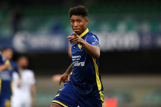 VERONA, ITALY - MAY 01: Eddie Anthony Salcedo of Hellas Verona celebrates after scoring their side's first goal during the Serie A match between Hellas Verona FC and Spezia Calcio at Stadio Marcantonio Bentegodi on May 01, 2021 in Verona, Italy. Sporting stadiums around Italy remain under strict restrictions due to the Coronavirus Pandemic as Government social distancing laws prohibit fans inside venues resulting in games being played behind closed doors. (Photo by Alessandro Sabattini/Getty Images) VERONA, ITALY - MAY 01: Eddie Anthony Salcedo of Hellas Verona celebrates after scoring their side's first goal during the Serie A match between Hellas Verona FC and Spezia Calcio at Stadio Marcantonio Bentegodi on May 01, 2021 in Verona, Italy. Sporting stadiums around Italy remain under strict restrictions due to the Coronavirus Pandemic as Government social distancing laws prohibit fans inside venues resulting in games being played behind closed doors. (Photo by Alessandro Sabattini/Getty Images)