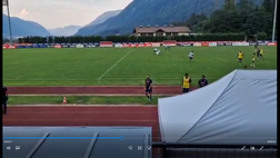 VIDEO Uscita dal campo dei calciatori del Napoli al termine dell’allenamento
