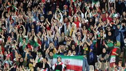 Iran, è storia: migliaia di donne sono entrate allo stadio per la partita della Nazionale